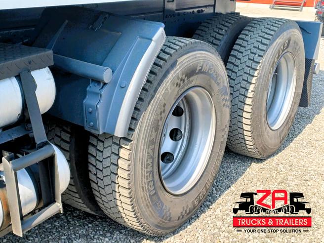 2020 IVECO TRAKKER 440 10 CUBE TIPPER #11315